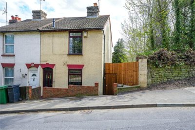 Property on Farleigh Hill, ME15 6RQ