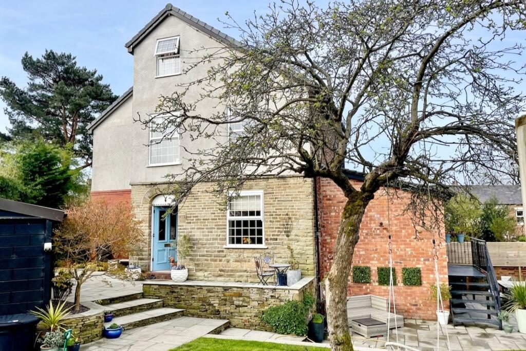 Terraced House