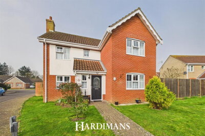 Property on Ark Close, NR33 7UR