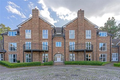 Property on Squirrel Walk, RG41 3AA