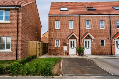 Property on Heathland Way, DN36 4ZH