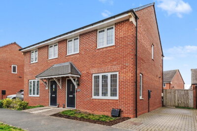 Property on Underhill Way, CV33 9ST