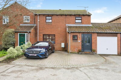 Property on Chilcombe Way, RG6 3DB