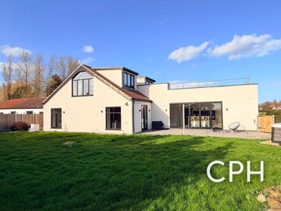 Property on Ratten Row, YO12 4QB