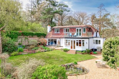 Property on Grove Hill, BN27 4HG