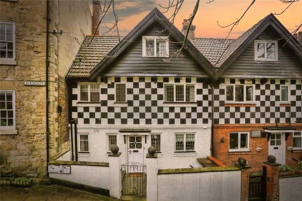 Terraced House