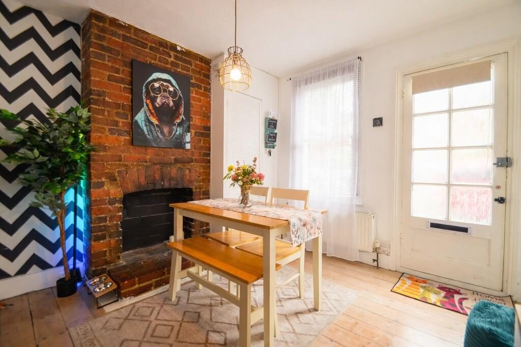 Terraced House