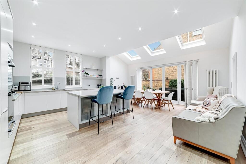 Terraced House