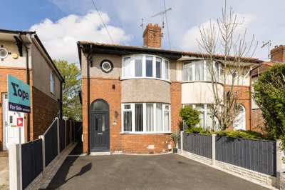 Property on St Johns Road, LL13 8PH