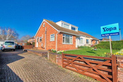 Property on Ellsdon Rise, WR5 3NU