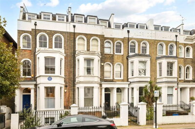 Property on Oxford Street, W11 1BN