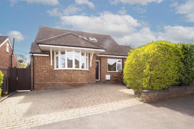 Property on Park Mount, AL5 3AS