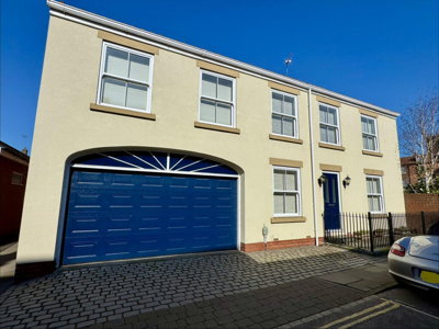 Property on Wood Lane, HU17 8BS
