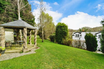 Property on LL57 4BB