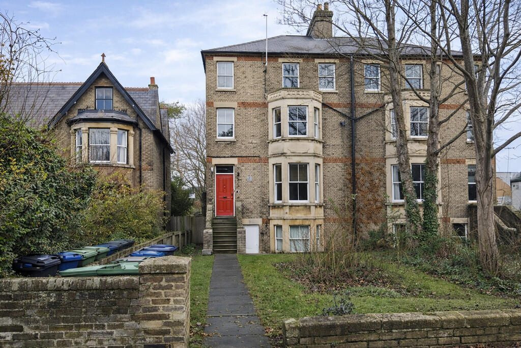 Property main image