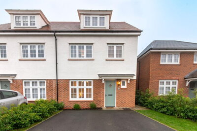 Property on Ffordd Glynne, CH4 0TW