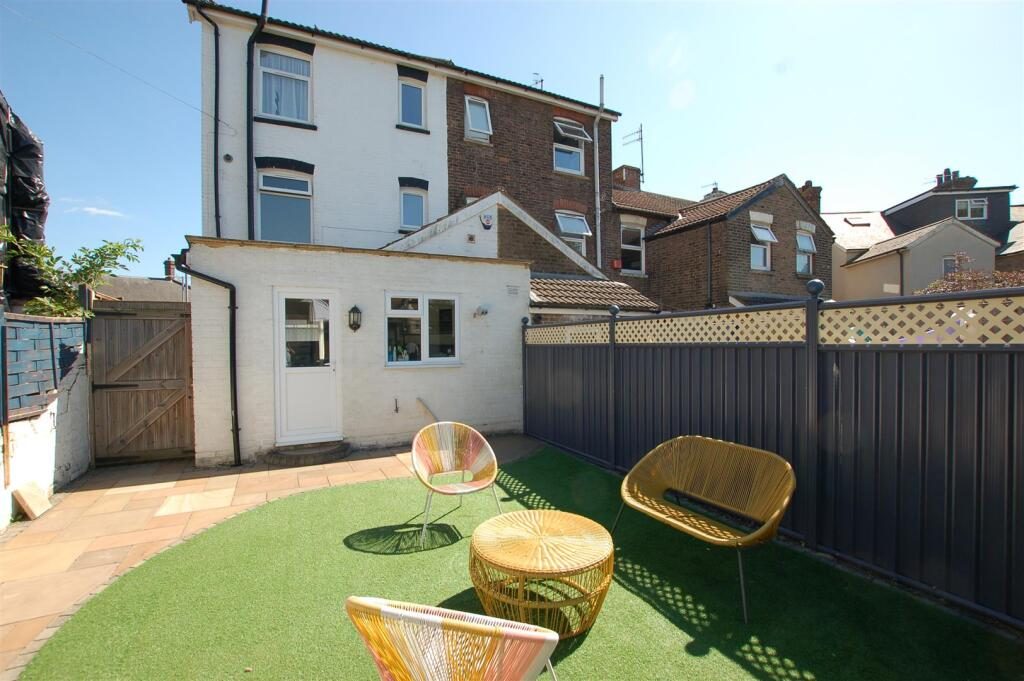 Terraced House