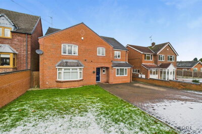 Property on Bretby Lane, DE15 0QP