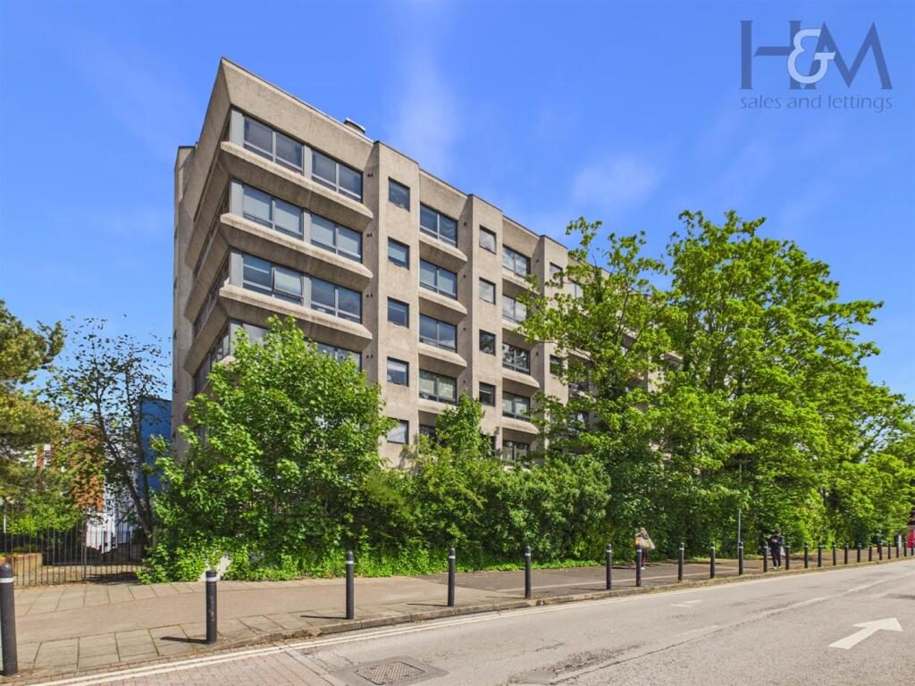 Property main image