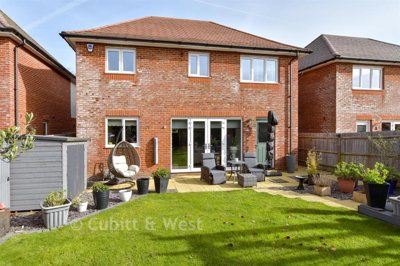 Property on Skylark Way, PO22 0FA