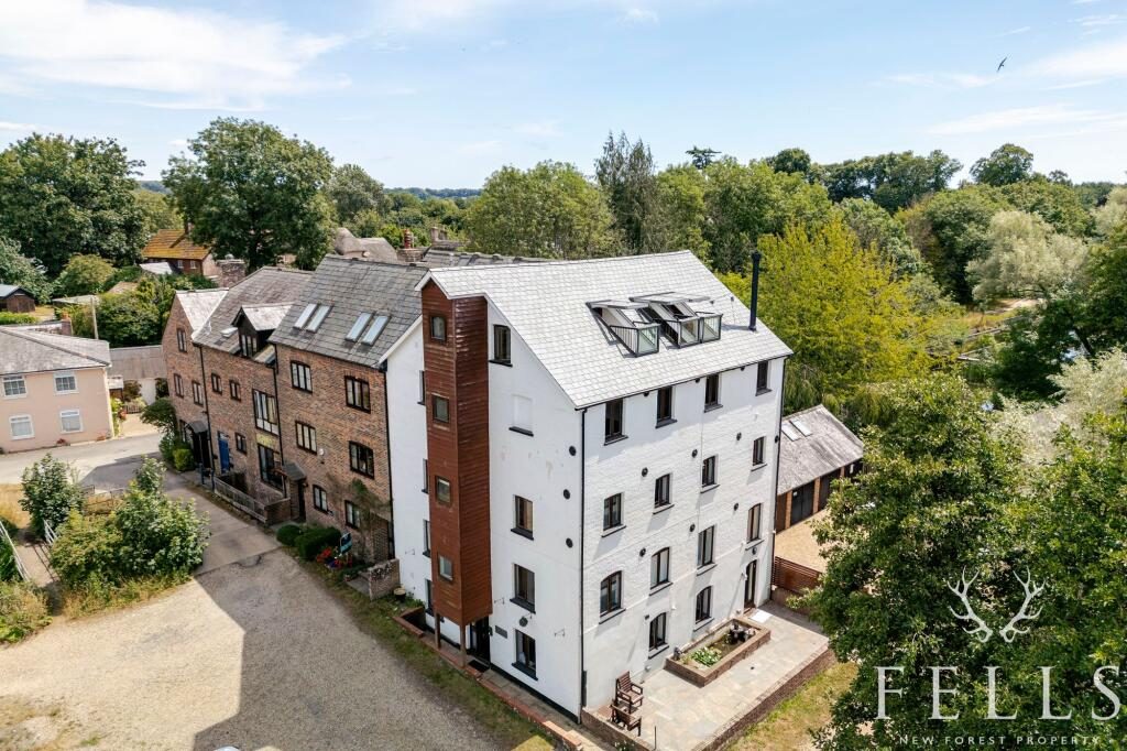 Property main image