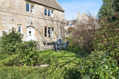 Property on GL54 5XQ