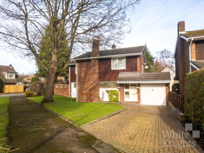 Property on Clivedale Road, RG5 3RD