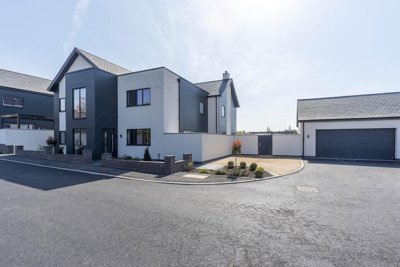 Property on NG24 4TY