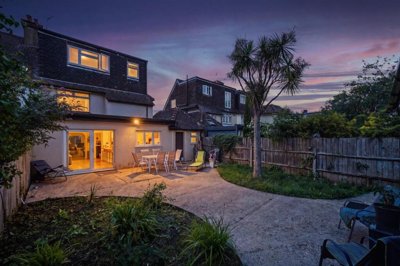 Property on The Vale, NW11 8SL