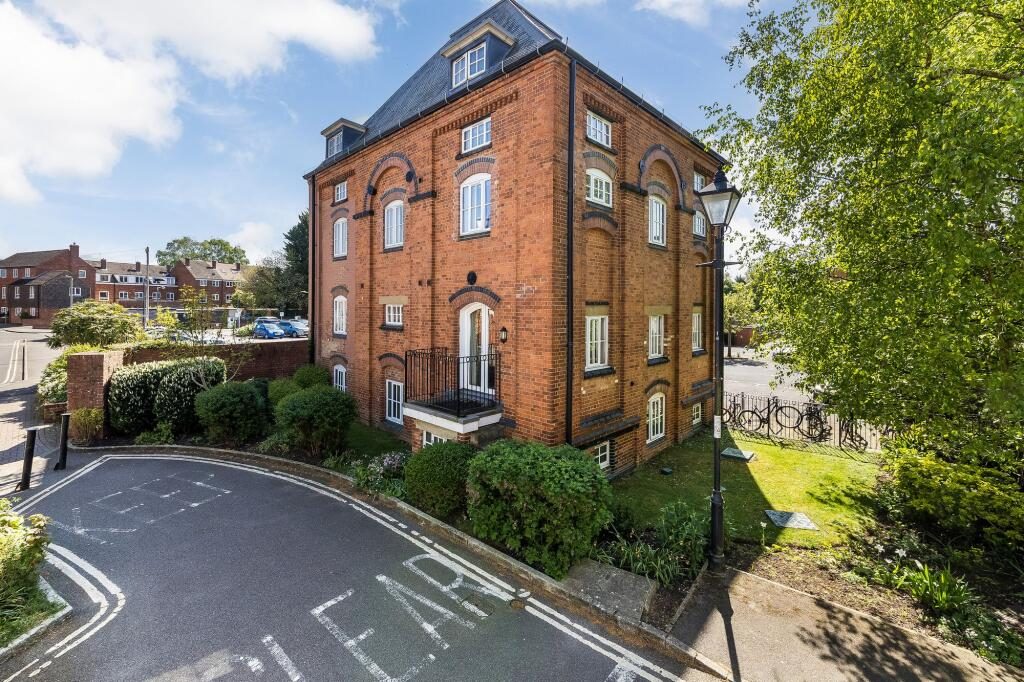 Property main image