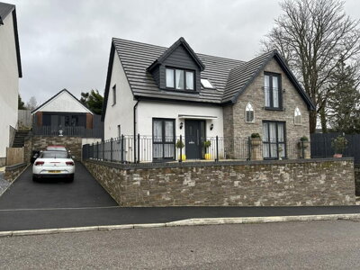 Property on Clos Gorof, SA9 1FP