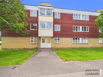 Property on Langdale Gardens, RG6 5TU