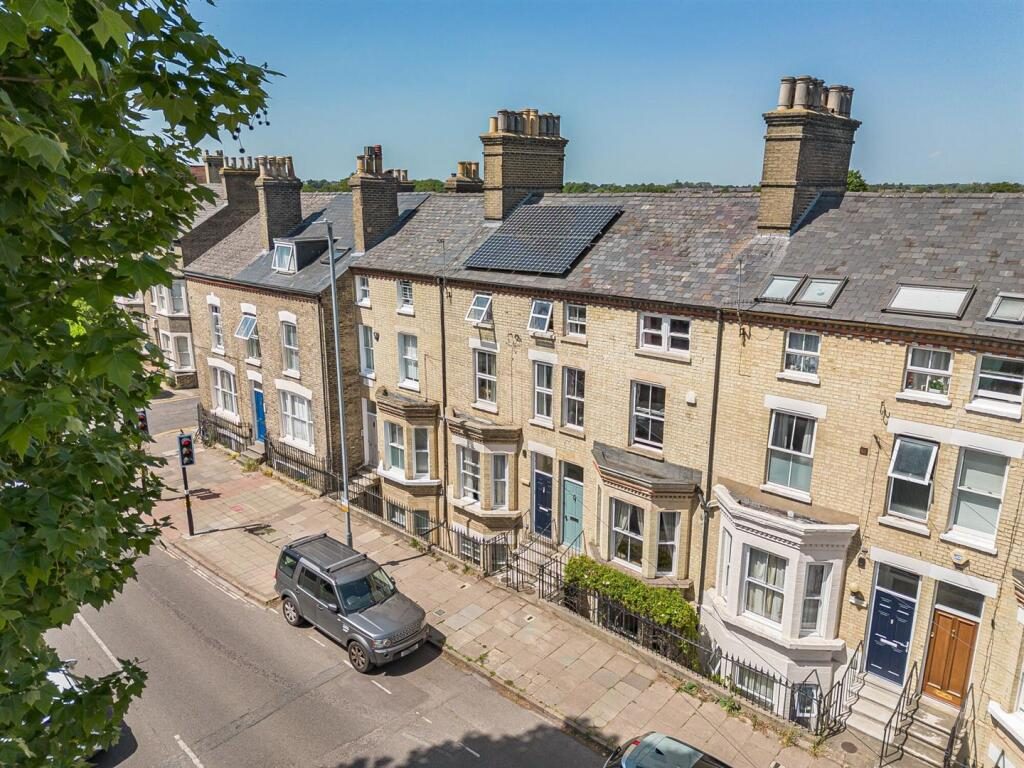 Property main image