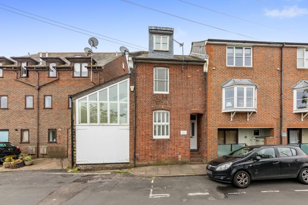 Terraced House