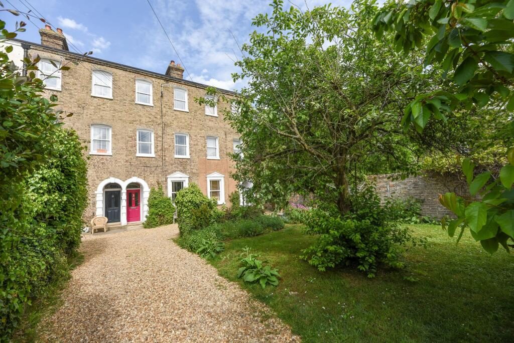 Property main image