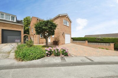Property on Stubbin Close, S62 7DQ