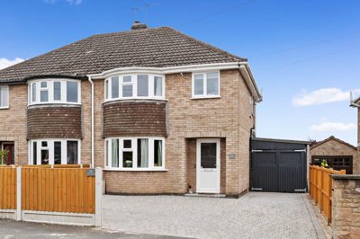 Property on Arden Road, WR5 3BD