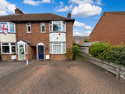 Property on Half Moon Lane, LU5 4AB