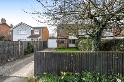 Property on Old Witney Road, OX29 4PT