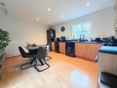 Property on Kendal, RM19 1LJ