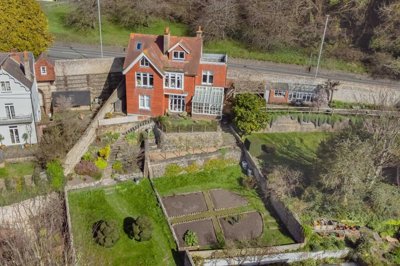 Property on Malling Hill, BN7 2RR