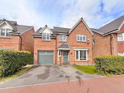 Property on Meadow View, M28 1ZR