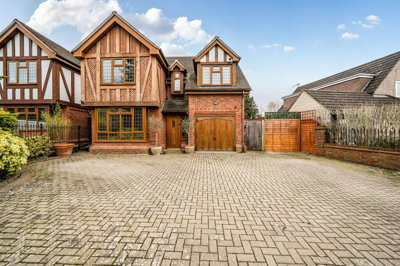 Property on Wexham Street, SL3 6NX