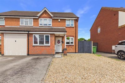 Property on Clarks Lane, NG24 2EF