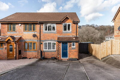 Property on Cefn Close, CF37 3PS