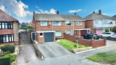 Property on Camp Hill Road, CV10 0JW