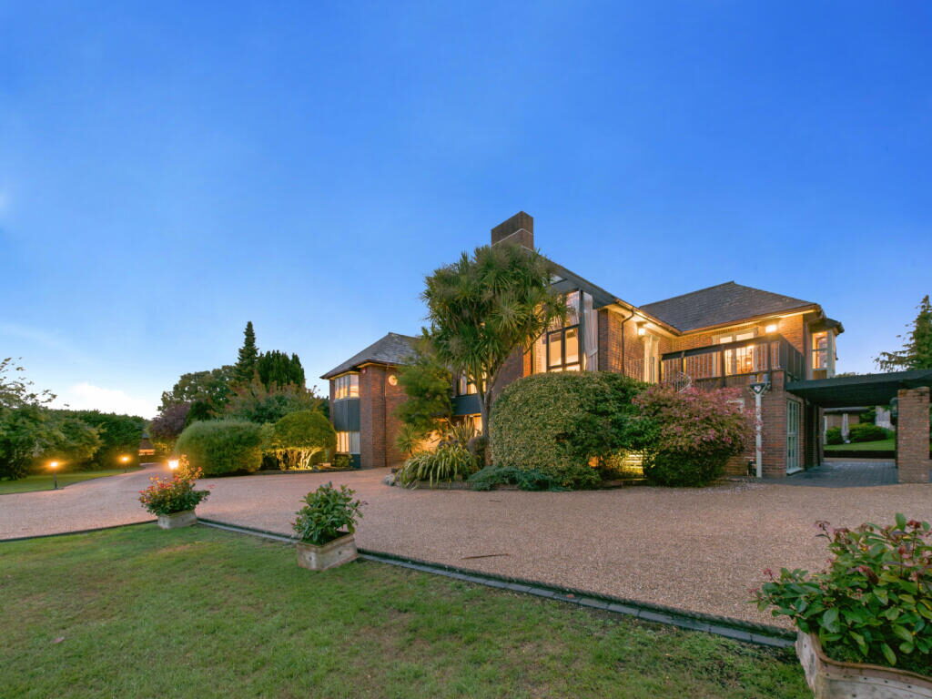 Property main image