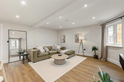 Property on NN10 6DZ