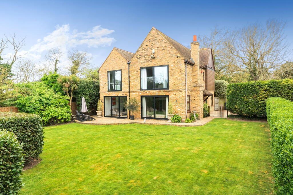 Property main image