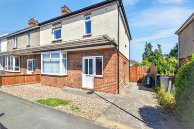 Property on Queens Road, PE25 2ET
